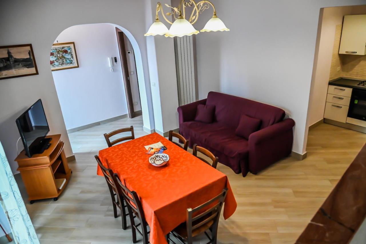 Etna Dimora Dei Saponari Villa เตรคาสตาญิ ภายนอก รูปภาพ