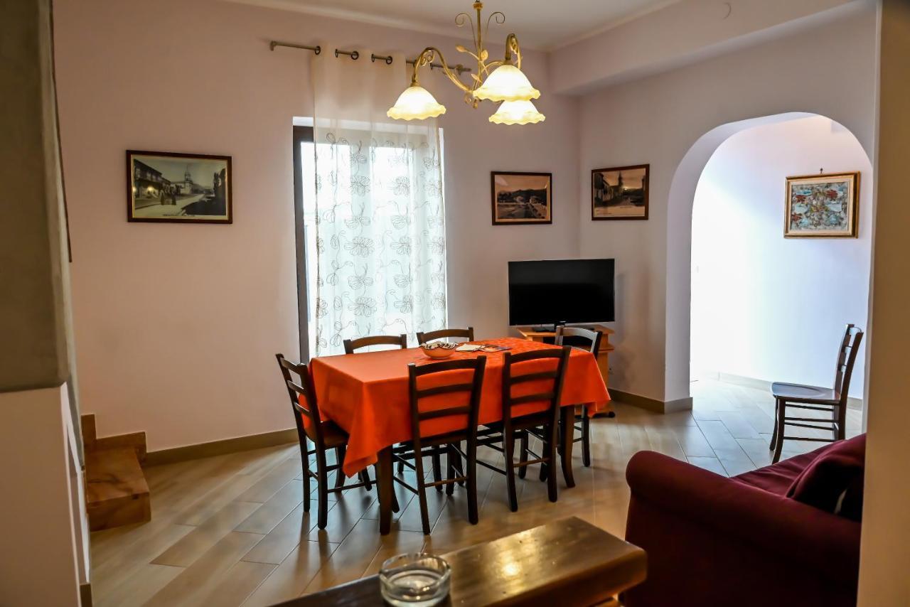 Etna Dimora Dei Saponari Villa เตรคาสตาญิ ภายนอก รูปภาพ