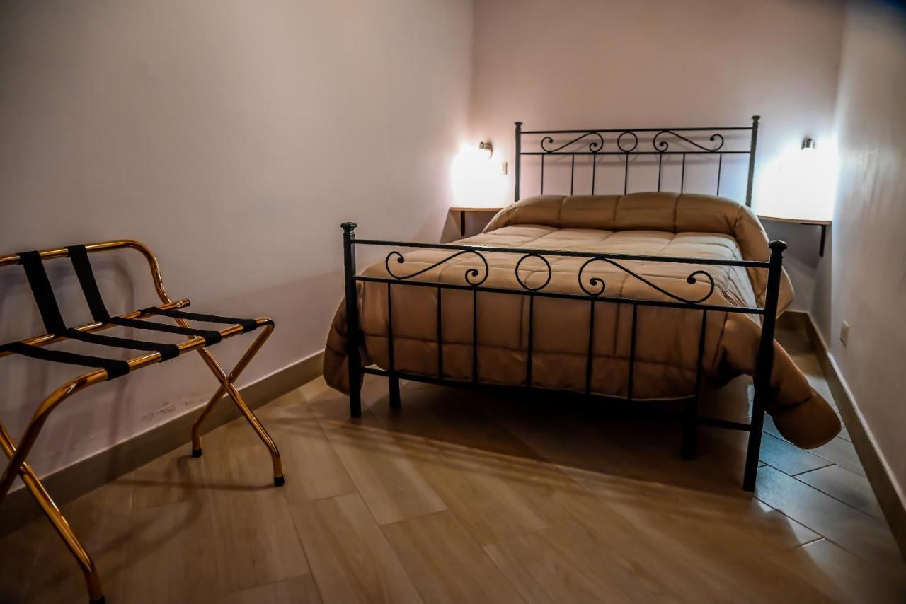 Etna Dimora Dei Saponari Villa เตรคาสตาญิ ภายนอก รูปภาพ
