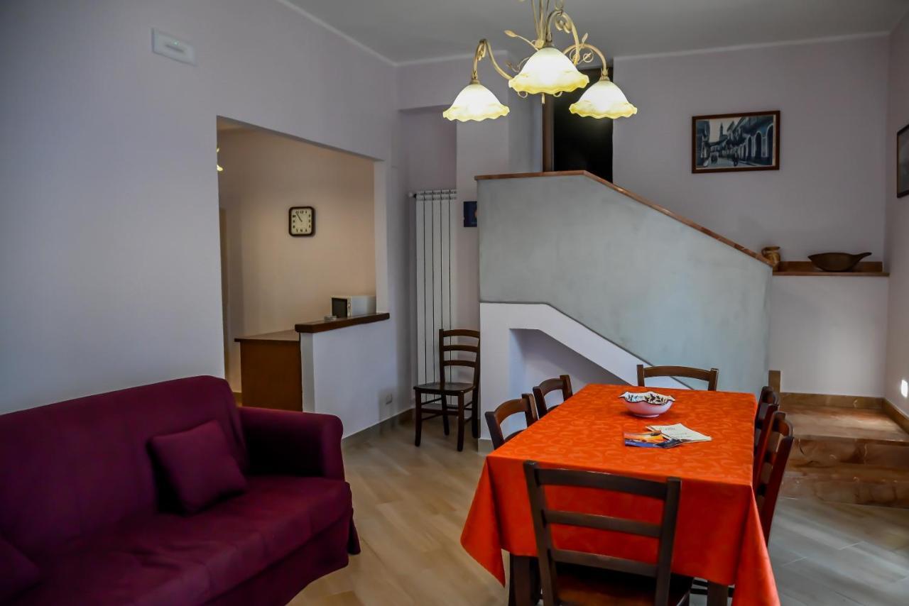 Etna Dimora Dei Saponari Villa เตรคาสตาญิ ภายนอก รูปภาพ