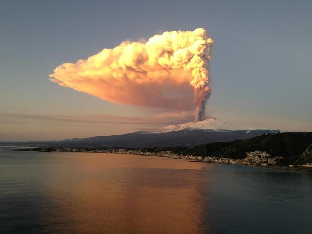 Etna Dimora Dei Saponari Villa เตรคาสตาญิ ภายนอก รูปภาพ