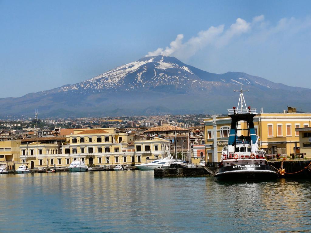 Etna Dimora Dei Saponari Villa เตรคาสตาญิ ภายนอก รูปภาพ