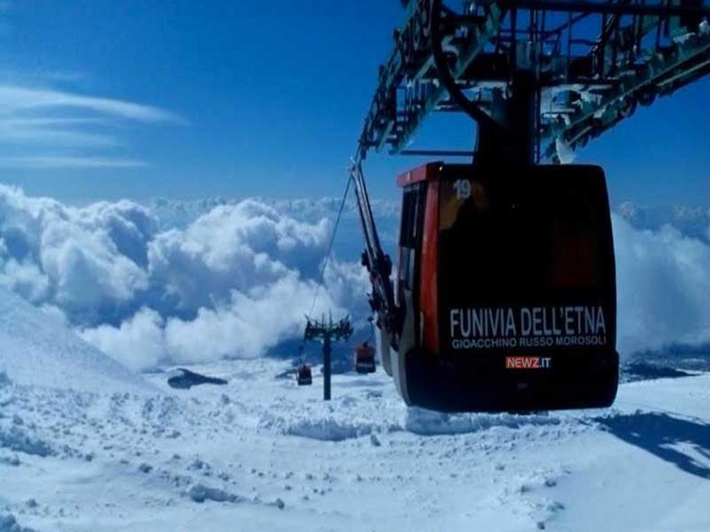 Etna Dimora Dei Saponari Villa เตรคาสตาญิ ภายนอก รูปภาพ