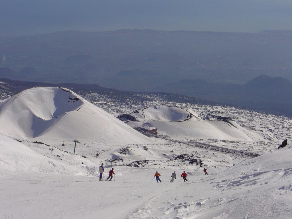 Etna Dimora Dei Saponari Villa เตรคาสตาญิ ภายนอก รูปภาพ